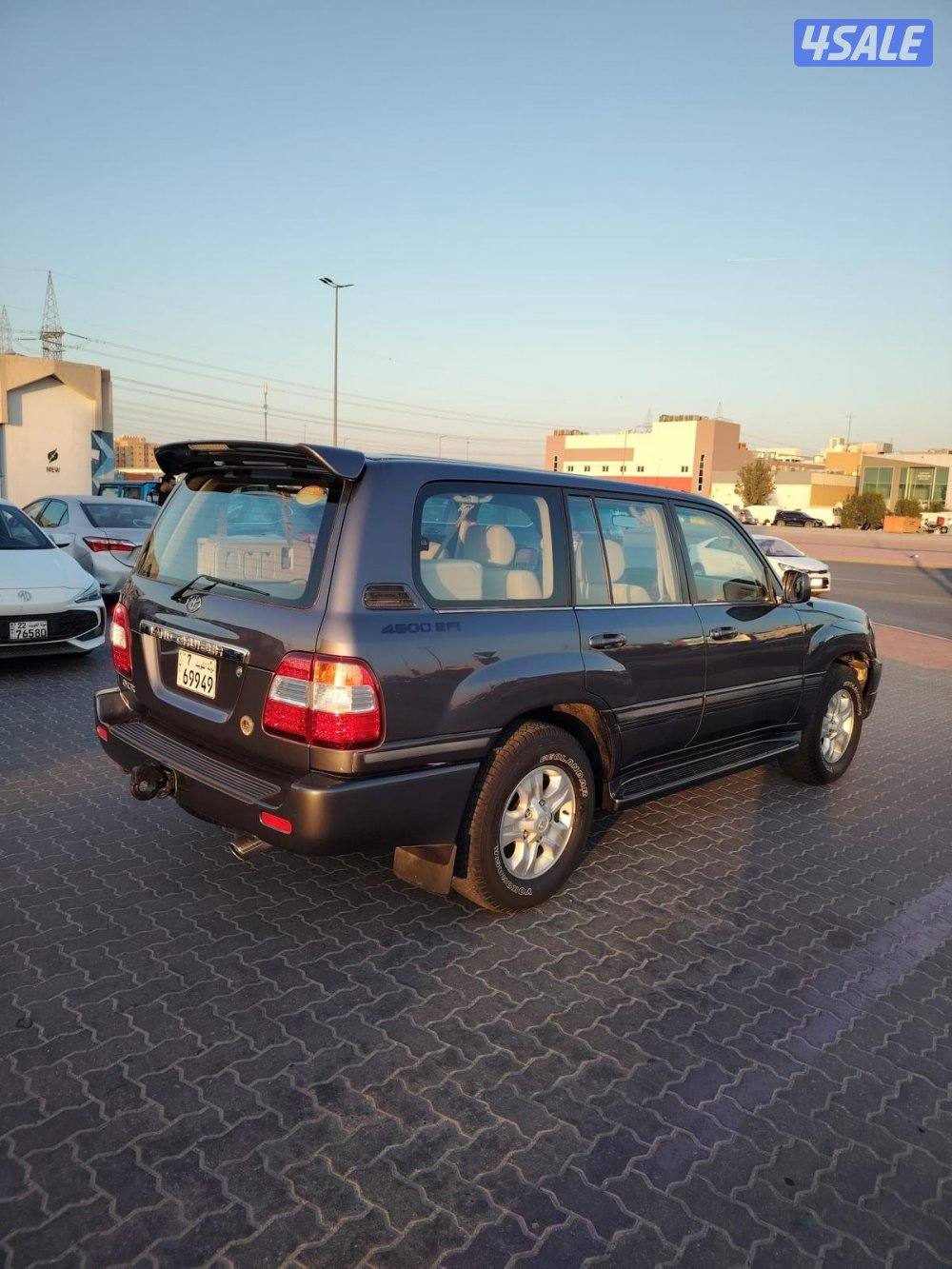 لاند كروز GXR وارد الساير 2006 بحاله الوكاله عداد 183 الف2