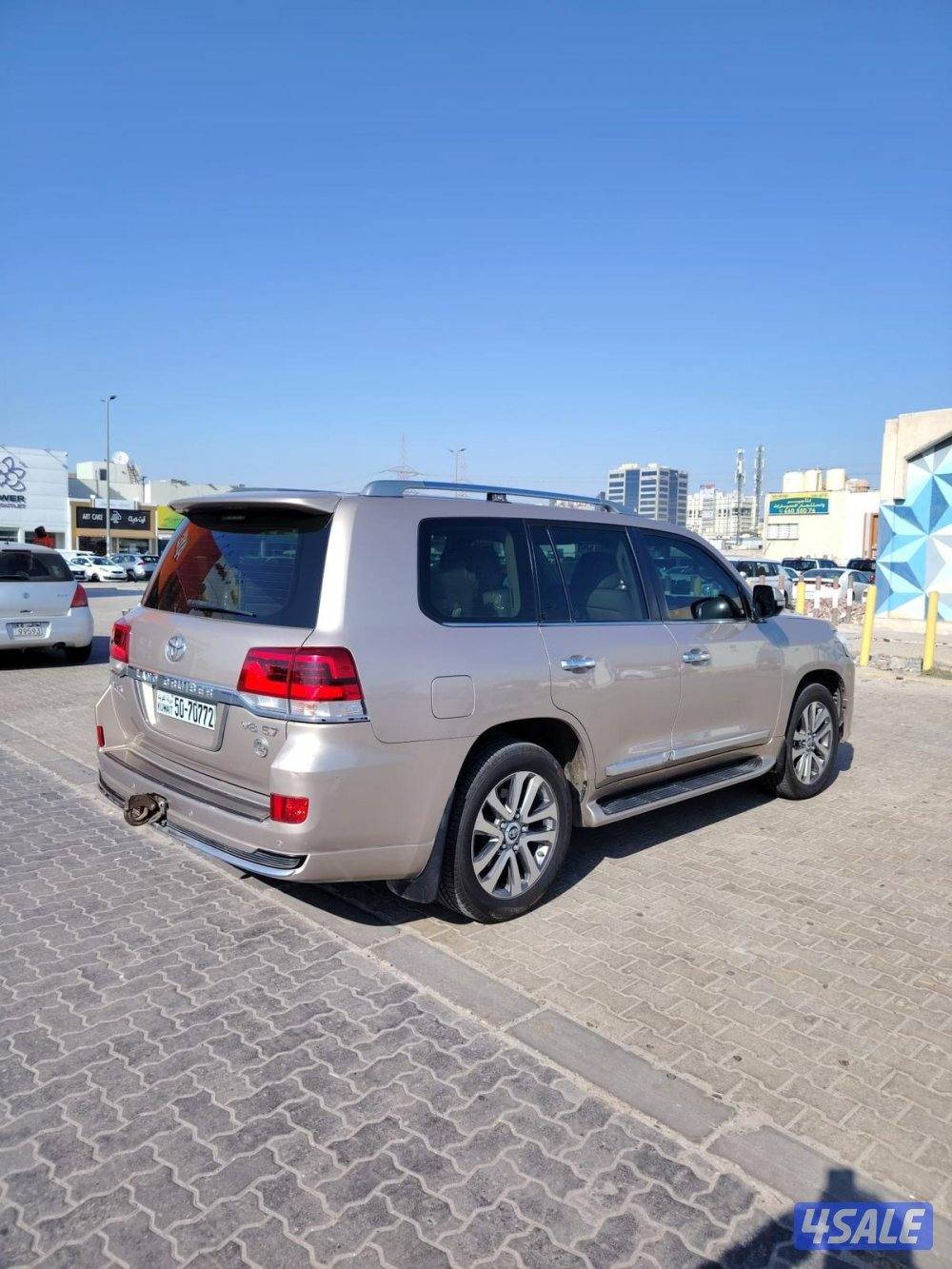 لاند كروز VXR الساير 2019 بحاله الوكاله عداد 151 الف3