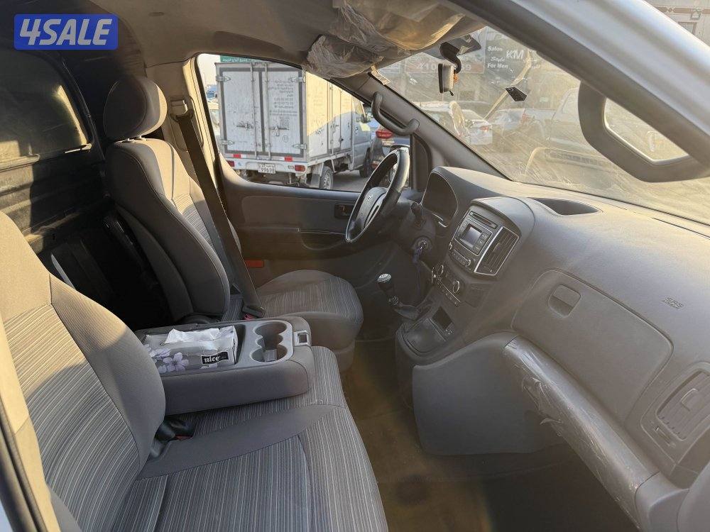 باص مقفل هيونداي h1 20214