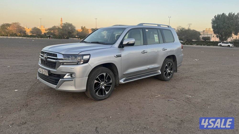 تويوتا لاند كروزر موديل 2021 ماشي 230 الف0