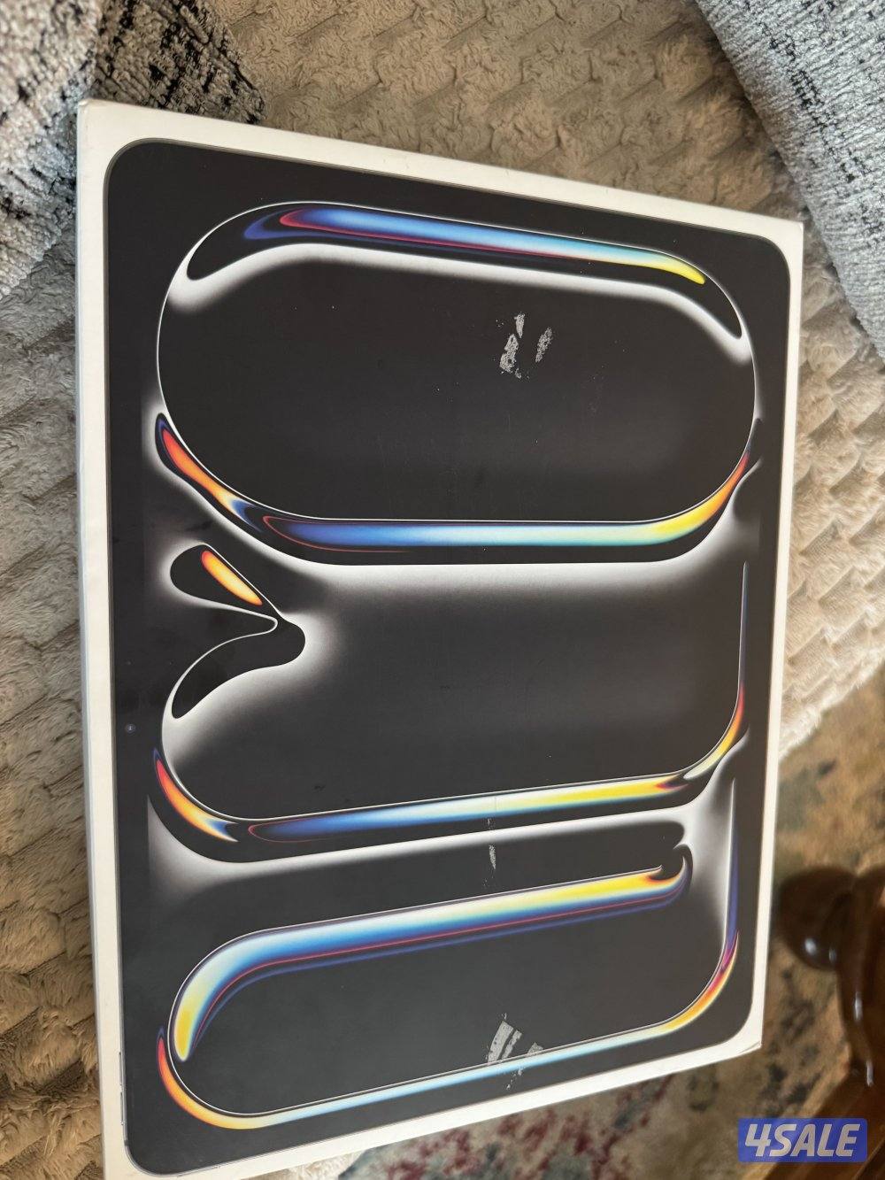 Ipad M4 new with all accessories 1 TB wifi2