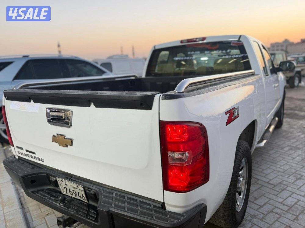 للبيع وانيت 2010 غماره ونص3