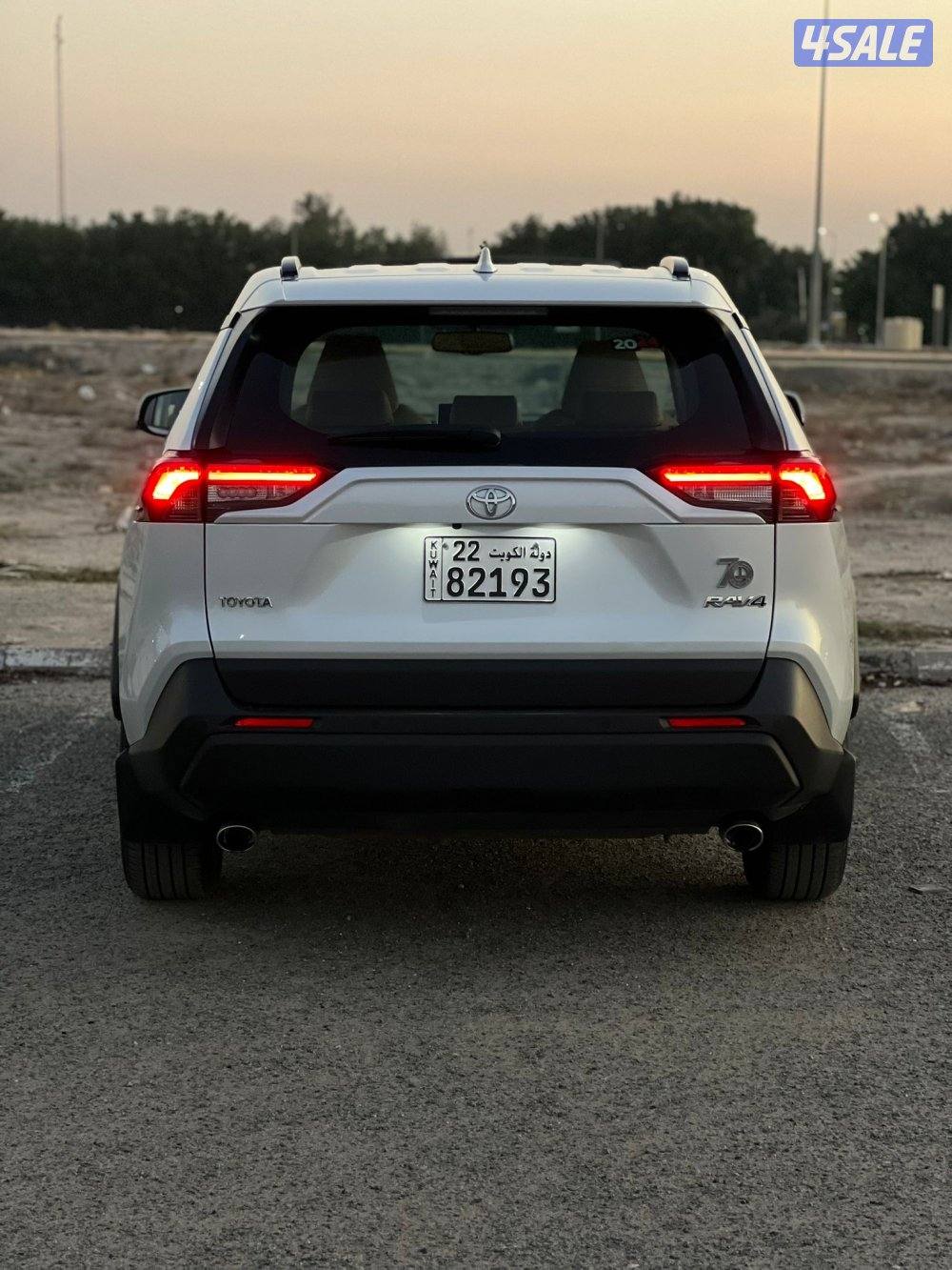 للبيع راف فور موديل 2024 للون ابيض صدفي كامل مواصفات4