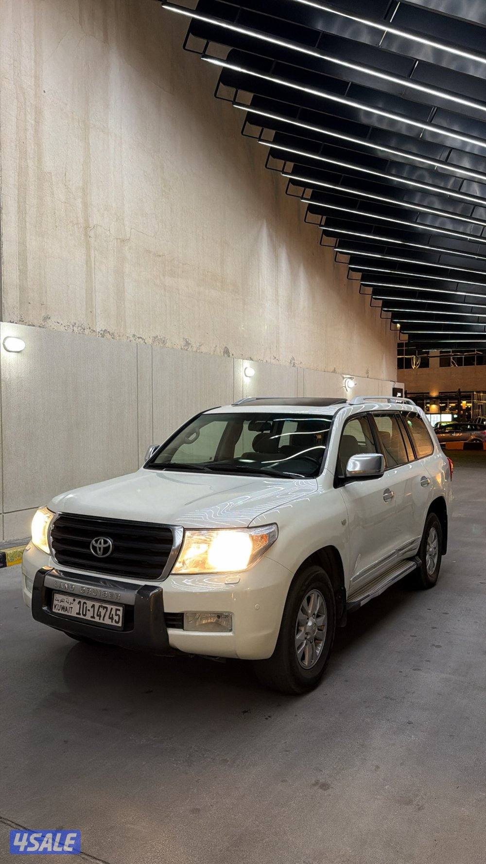 لبيع لاندكروزر GXR 2010  شرط الفحص صبغ الوكاله كامل الموصفات0