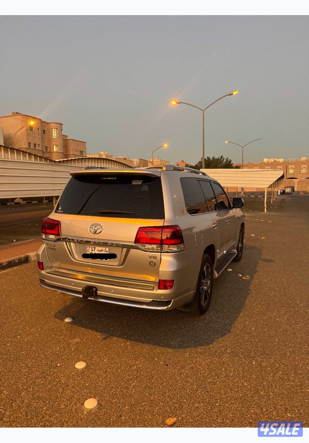 لاند كروزر  قراند تورينق 2020  عداد 56 الف  .3