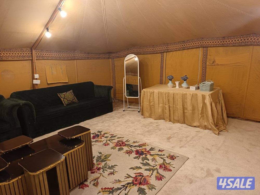 ( المخيم مكون من …
خيمه ٥/٨ قنفات
بيت شعر ٥/٩ جلسه ارضيه مع قنفات
خيمه6