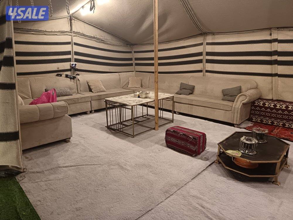 ( المخيم مكون من …
خيمه ٥/٨ قنفات
بيت شعر ٥/٩ جلسه ارضيه مع قنفات
خيمه8