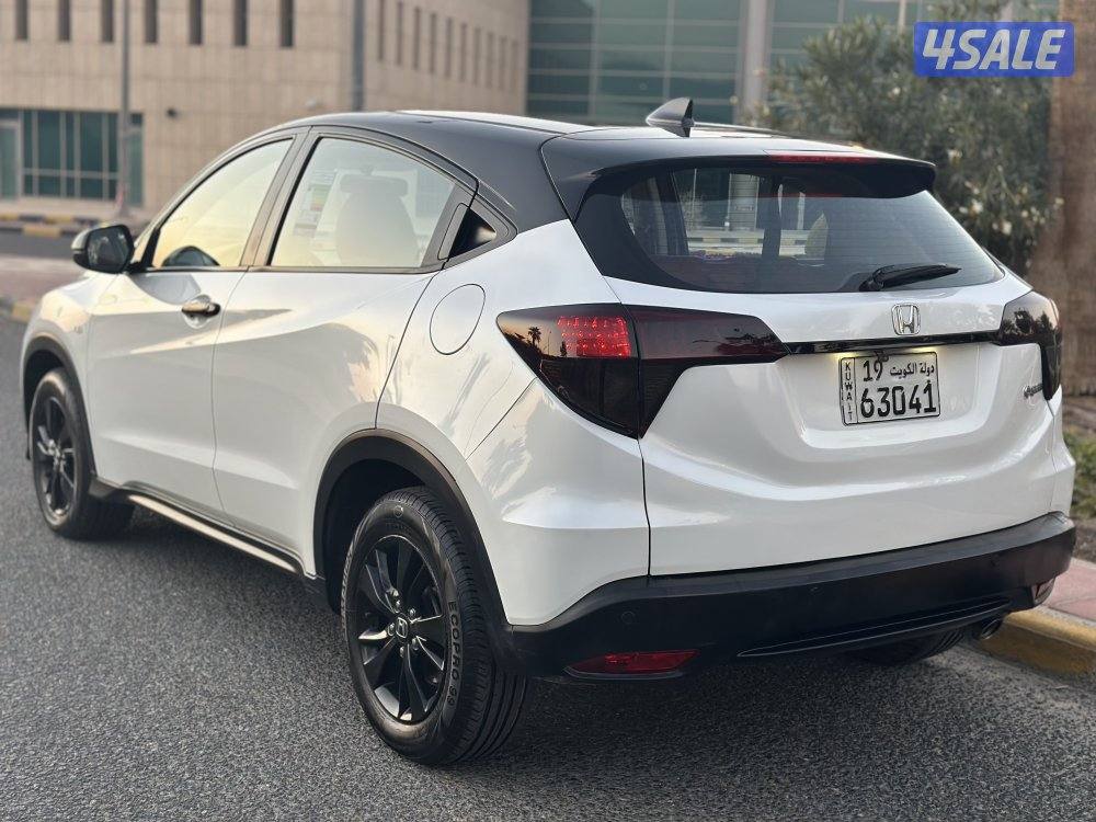 للبيع HONDA HR-V موديل 2021 وارد الوكاله ماشي 75 ألف2