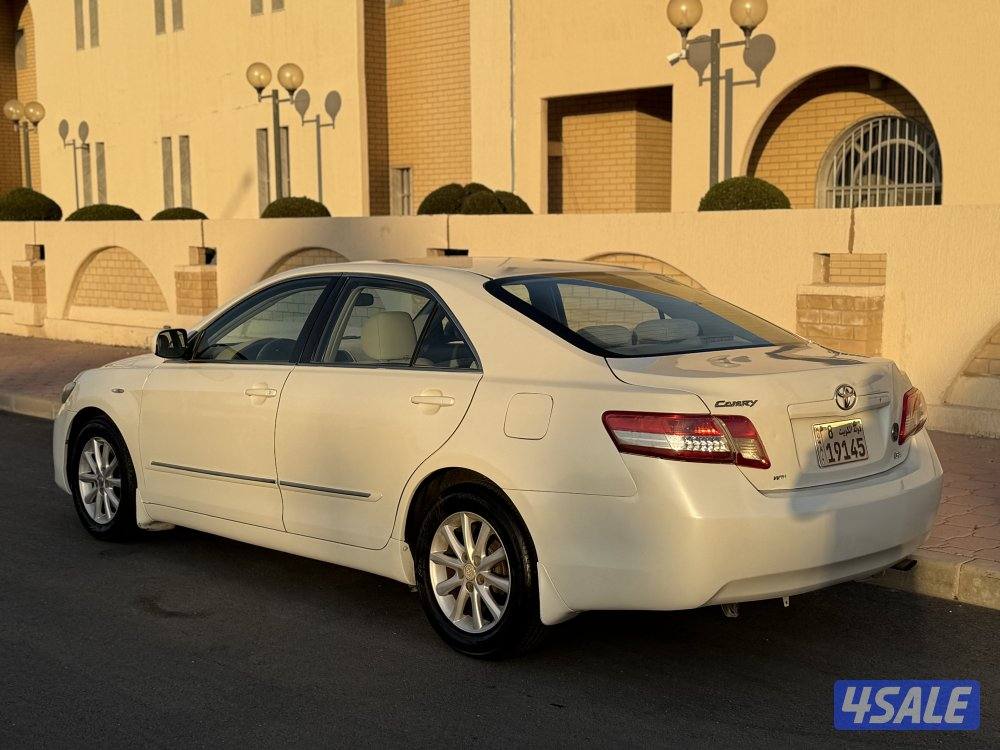 للبيع كامري 2011 GL1