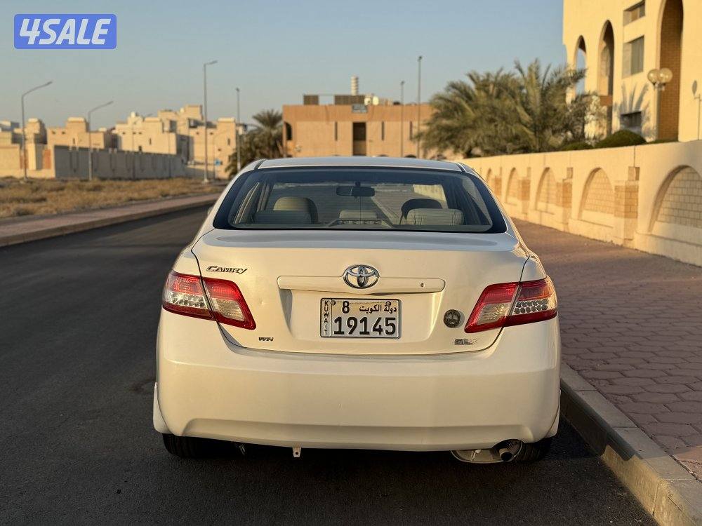 للبيع كامري 2011 GL2