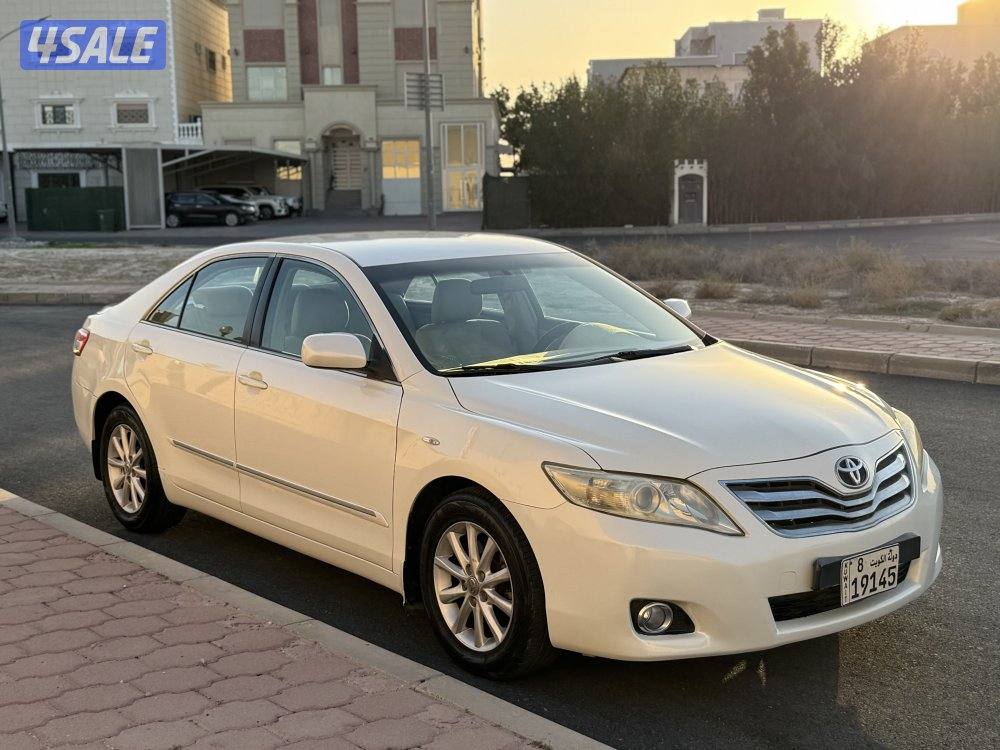 للبيع كامري 2011 GL4