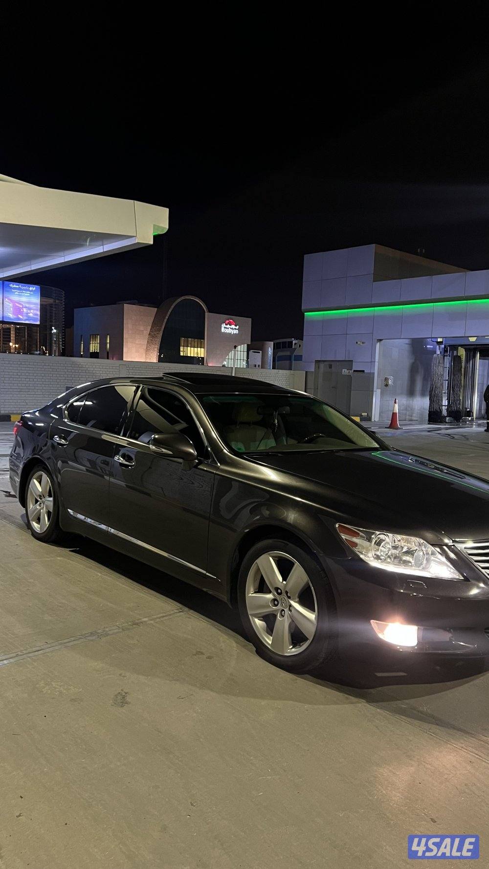 للبيع لكزس 460L 2010 صبغ الوكاله ماعدا قطعه0