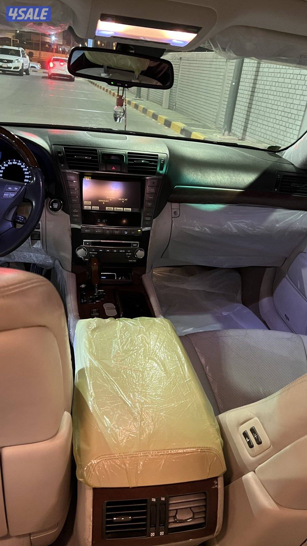 للبيع لكزس 460L 2010 صبغ الوكاله ماعدا قطعه5