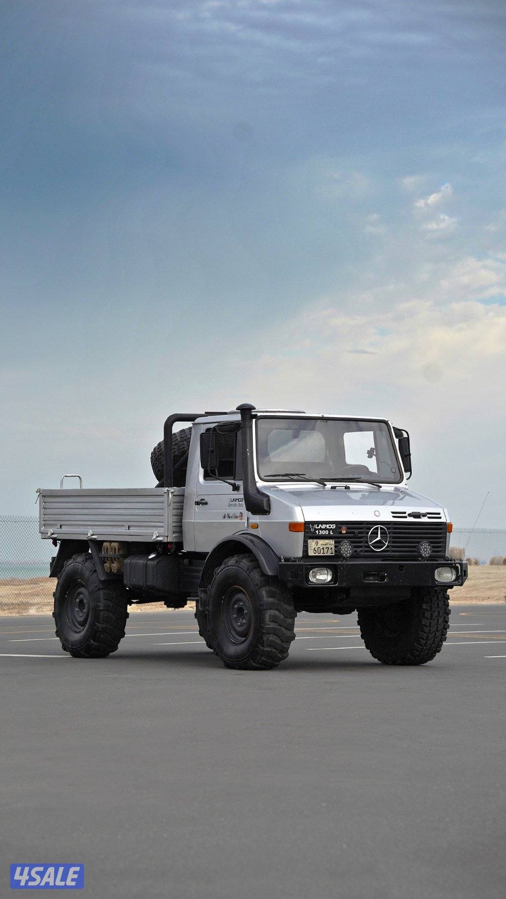 مرسيدس بنز يونيموق ١٣٠٠ أل موديل ١٩٨٦ بحاله ممتازه0