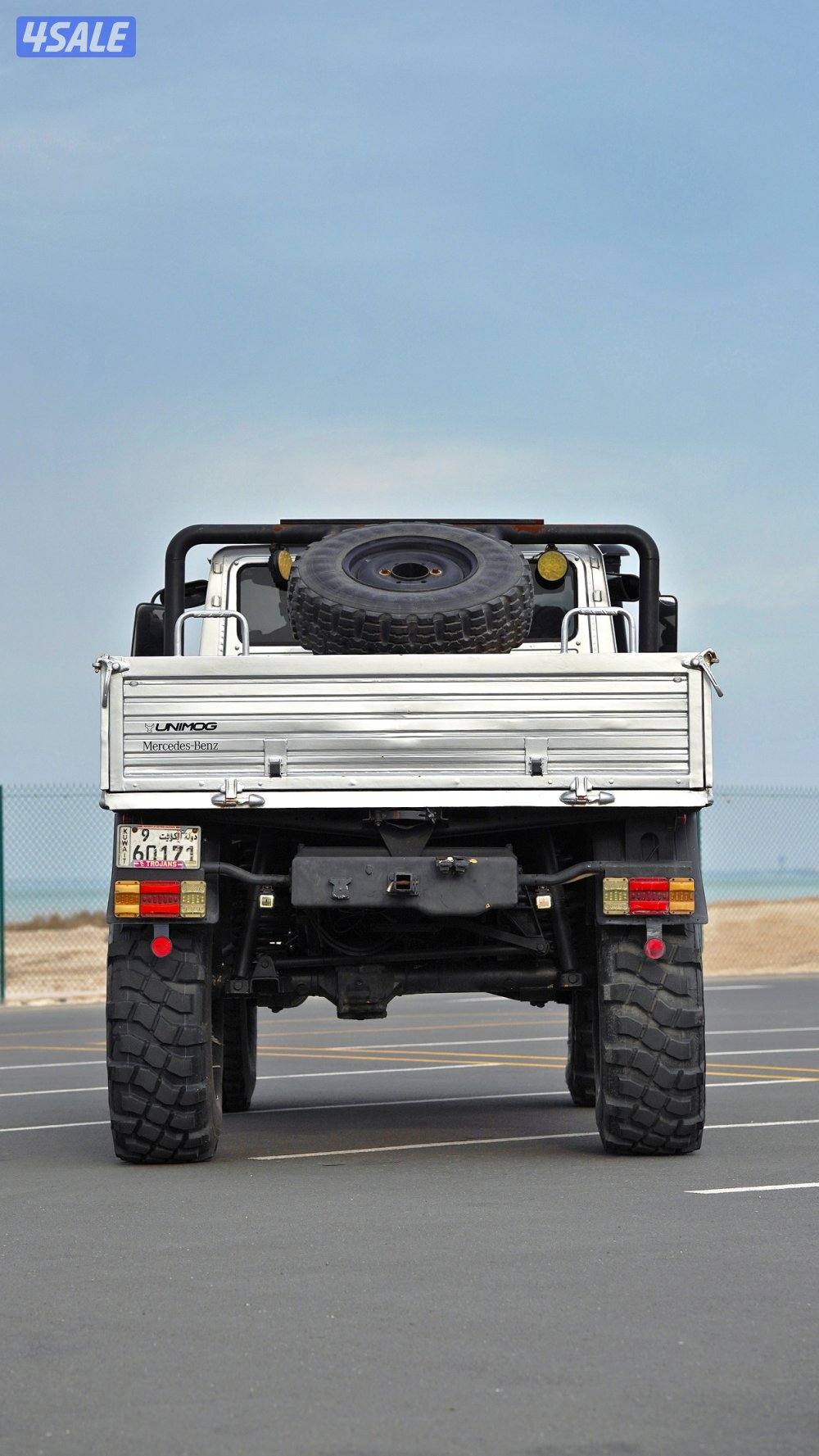 مرسيدس بنز يونيموق ١٣٠٠ أل موديل ١٩٨٦ بحاله ممتازه3