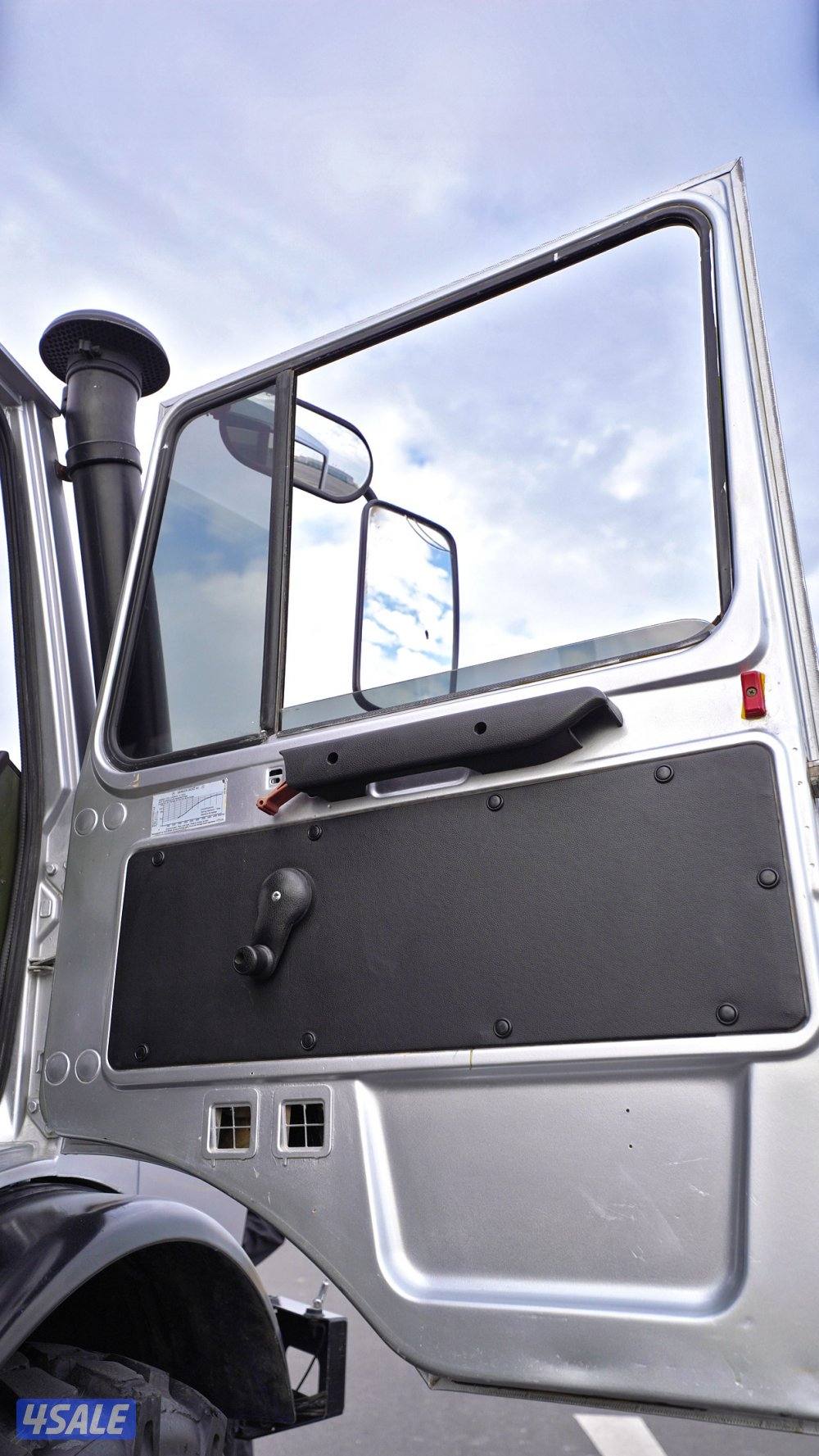 مرسيدس بنز يونيموق ١٣٠٠ أل موديل ١٩٨٦ بحاله ممتازه12