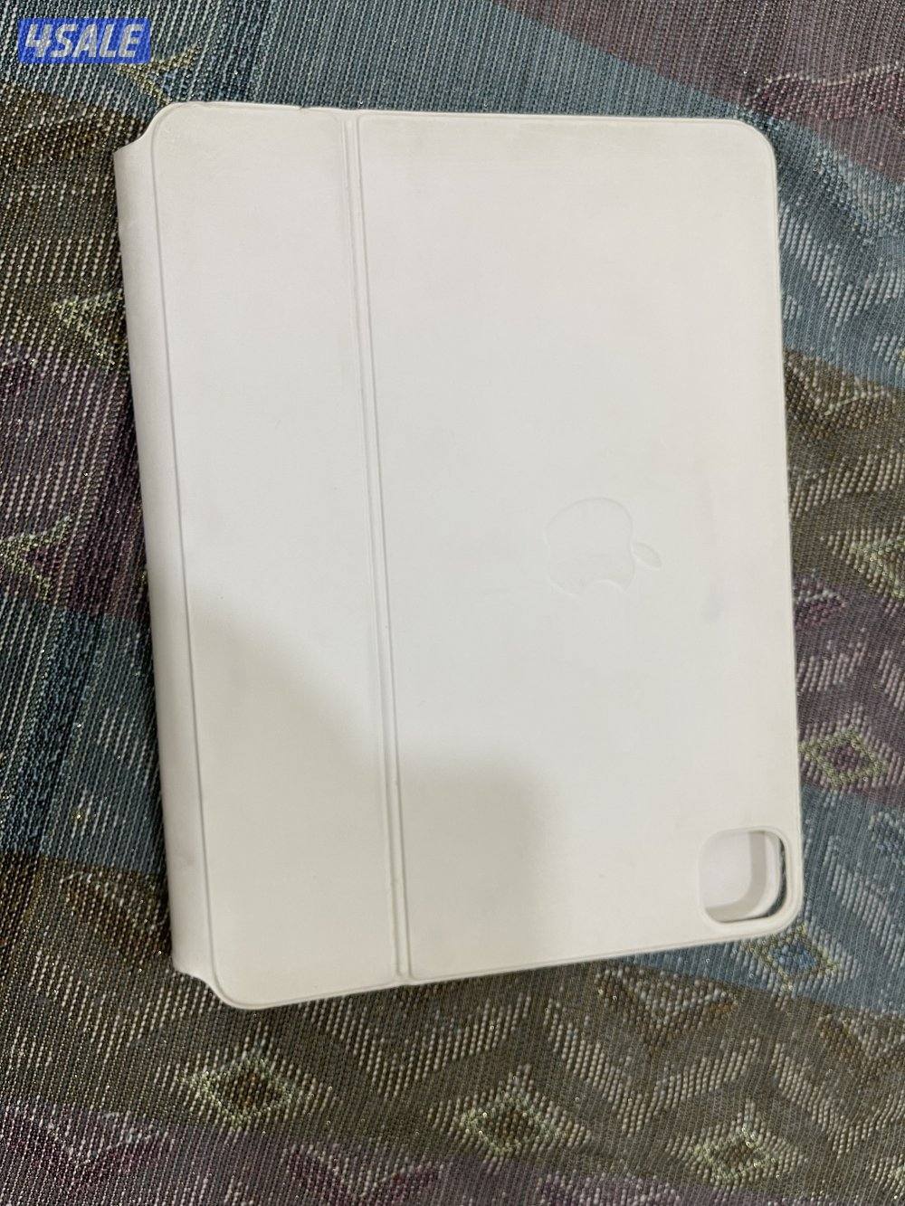 كيبورد ابل ماجيك الاصلي 1انش نظيف وشغال تمام 100/100 ما فيه شي3