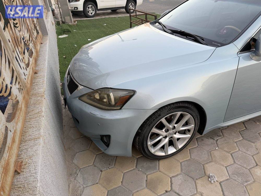 للبيع لكزس كامل مواصفات تم عمل سيرفس تواير جدد شرط الفحص0