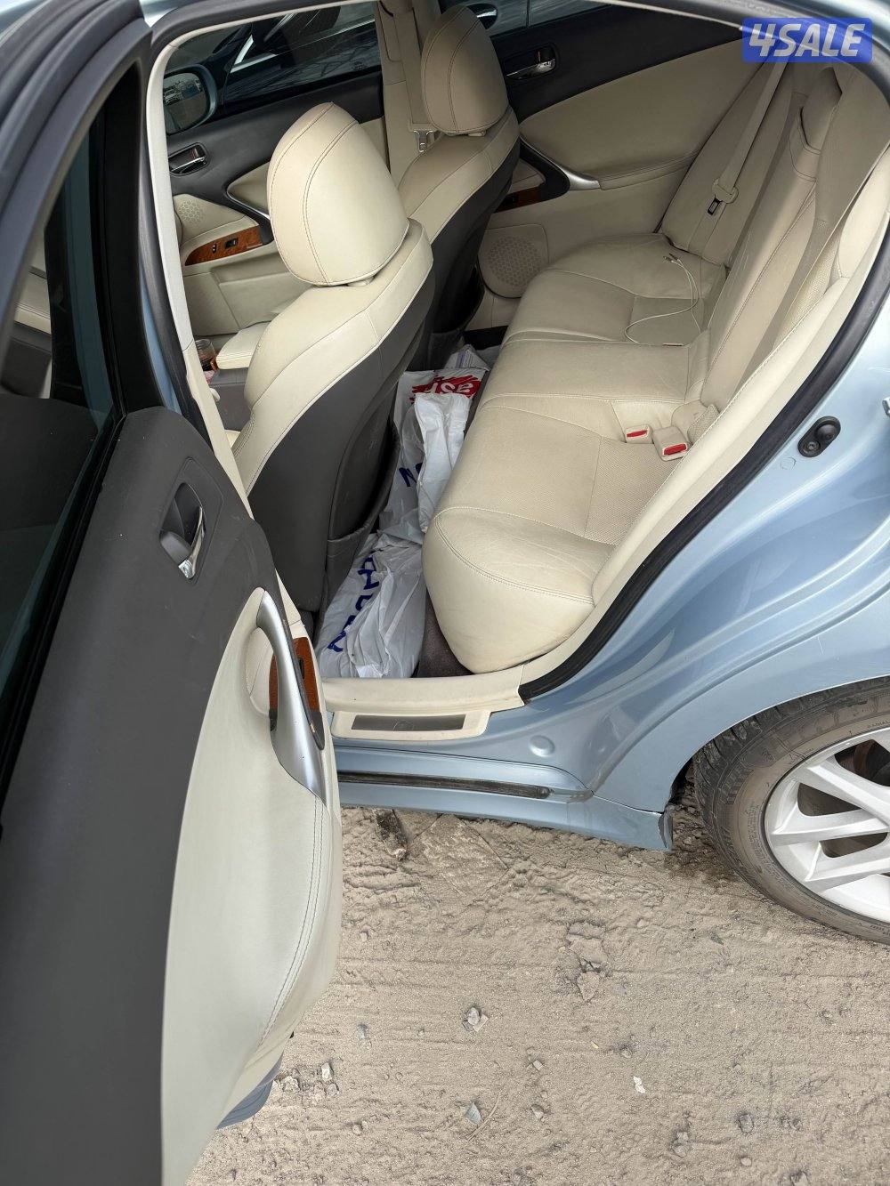 للبيع لكزس كامل مواصفات تم عمل سيرفس تواير جدد شرط الفحص4