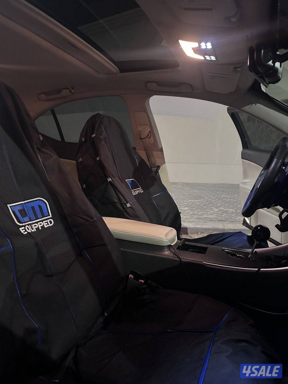 للبيع سياره لكززس is 300 موديل 20126