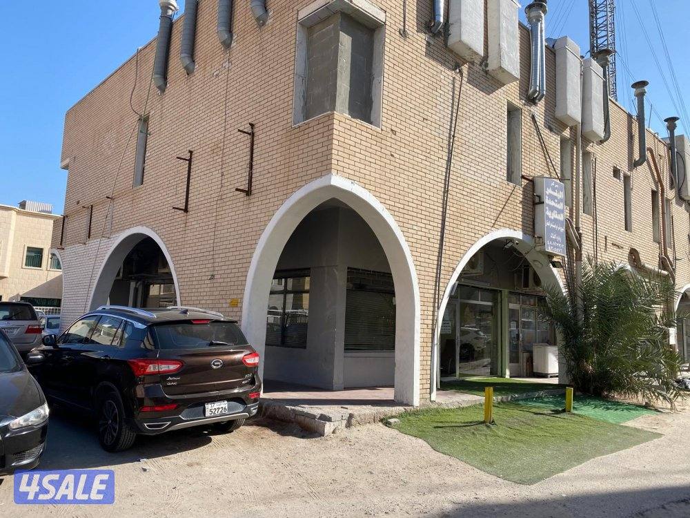 محل للبيع بمجمع تجاري منطقة الأندلس قطعة 3
الجهه الخلفية زاوية المجمع2