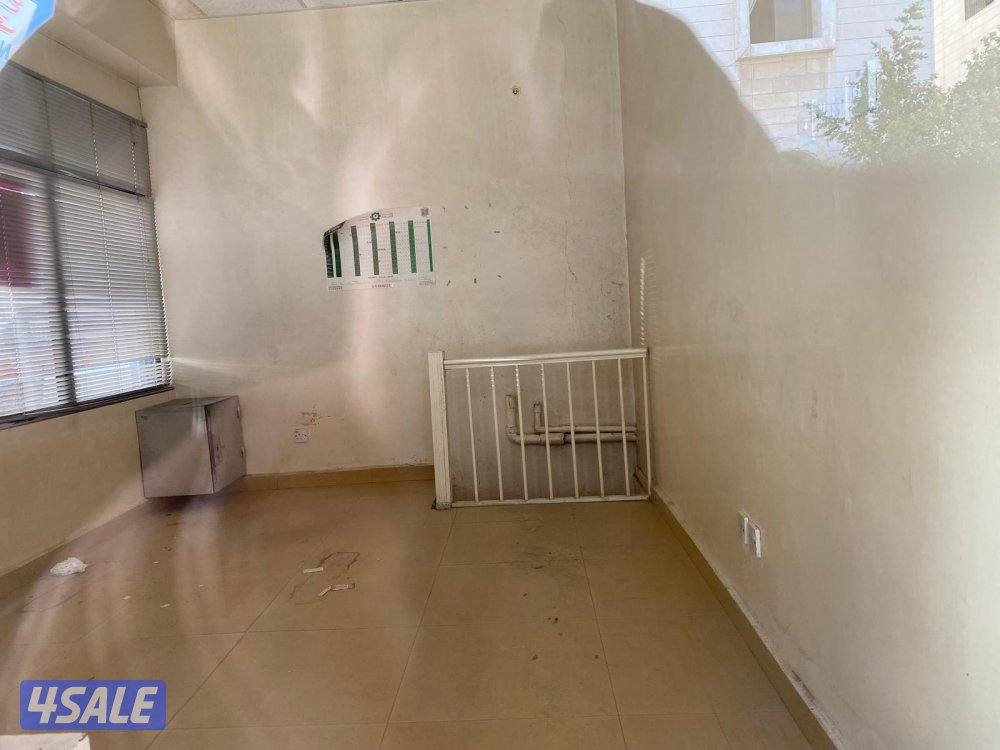 محل للبيع بمجمع تجاري منطقة الأندلس قطعة 3
الجهه الخلفية زاوية المجمع1