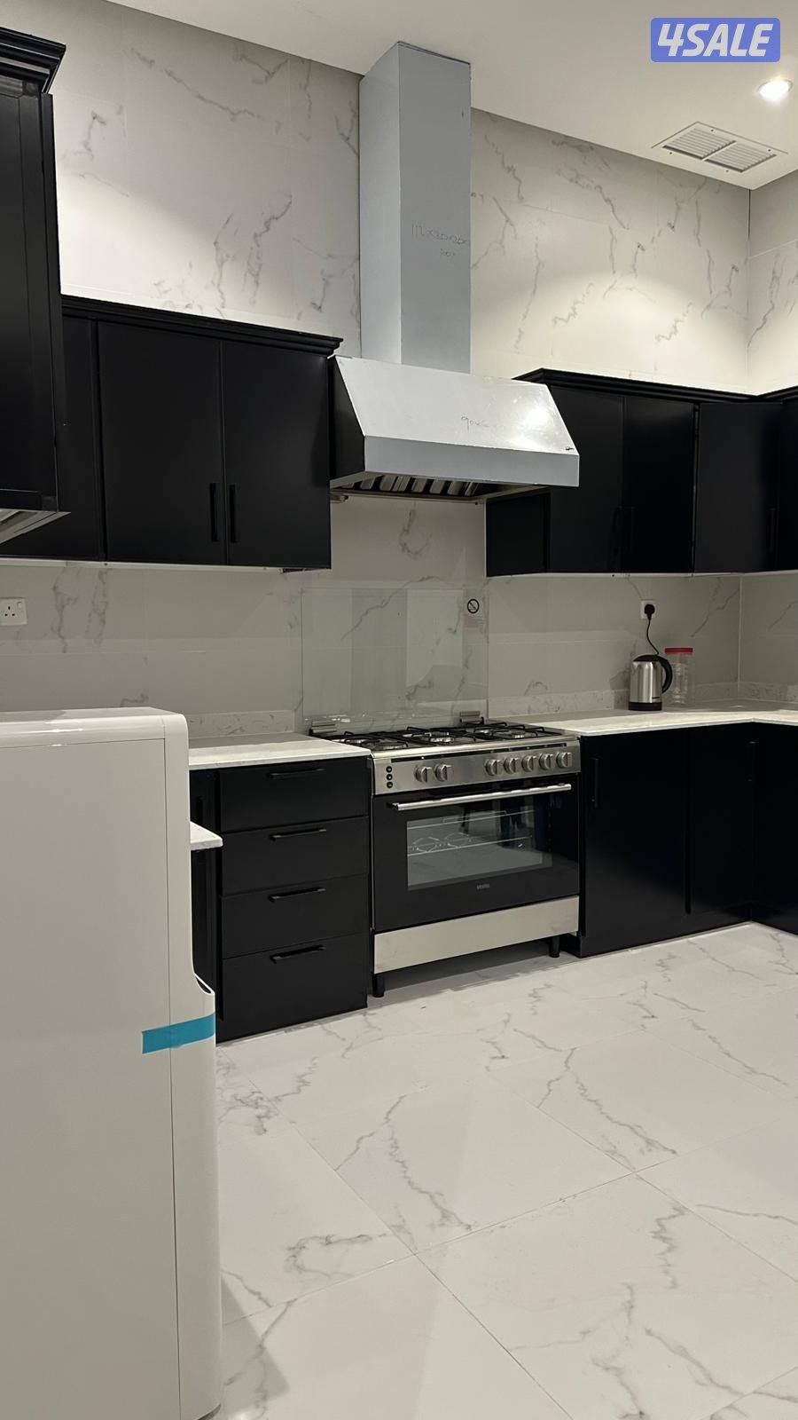 شاليه للإيجار جديد صف اول المرحلة الخامسة مقسوم  جديد A&B2