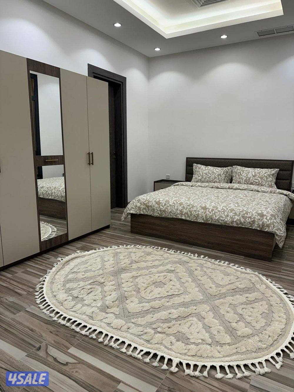 شاليه للإيجار جديد صف اول المرحلة الخامسة مقسوم  جديد A&B9