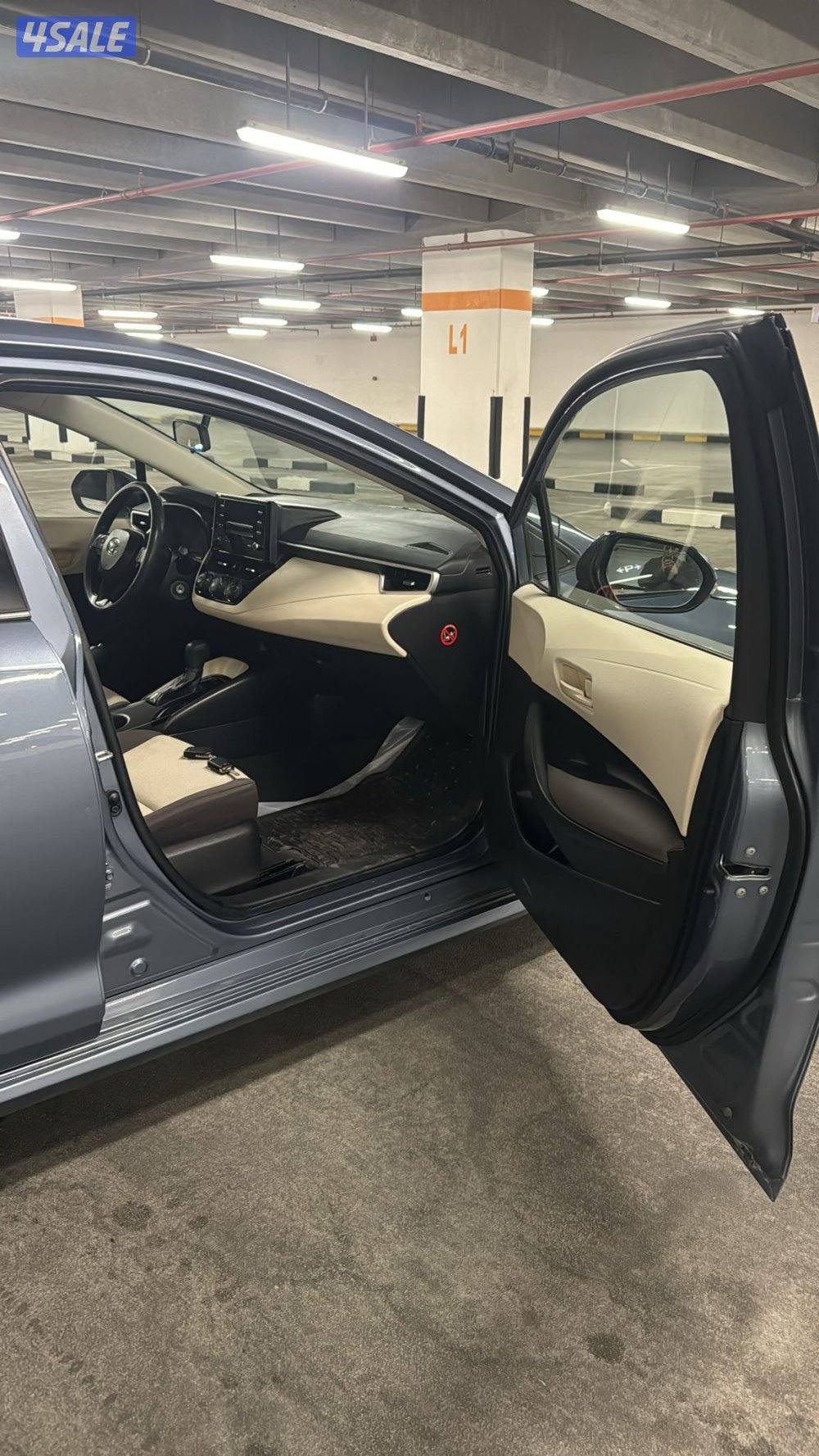 صبغ الوكالة بالكامل  /     عداد الممشى 70 الف موديل 2020   السعر نهائي5