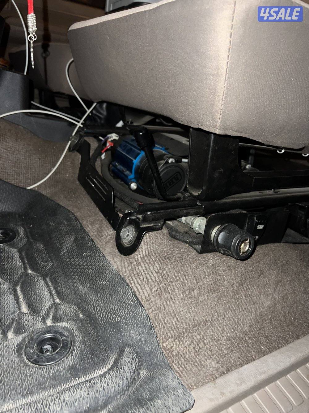 للبيع جيب نص ٢٠٢٢3