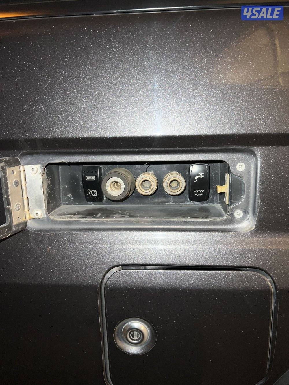 للبيع جيب نص ٢٠٢٢5