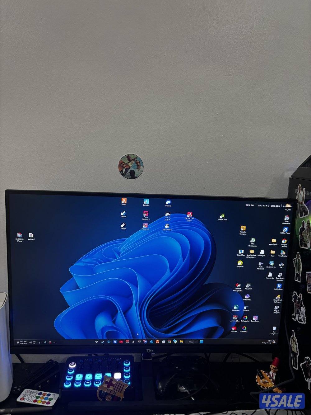 شاشة 27 بوصة3