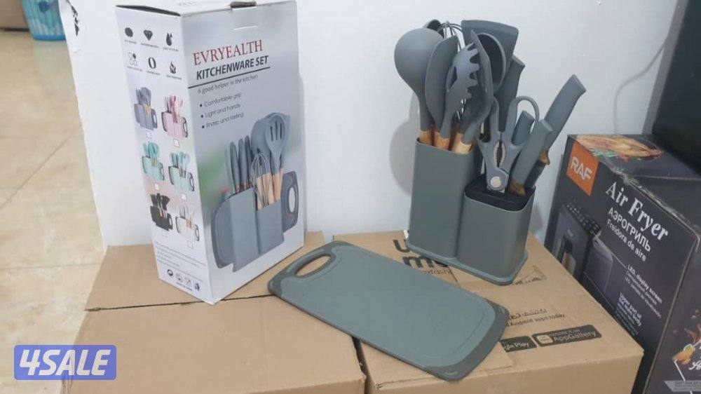 اغراض منزلية متفرقة للبيع بداعي السفر وكلها جديدة بالكرتون12