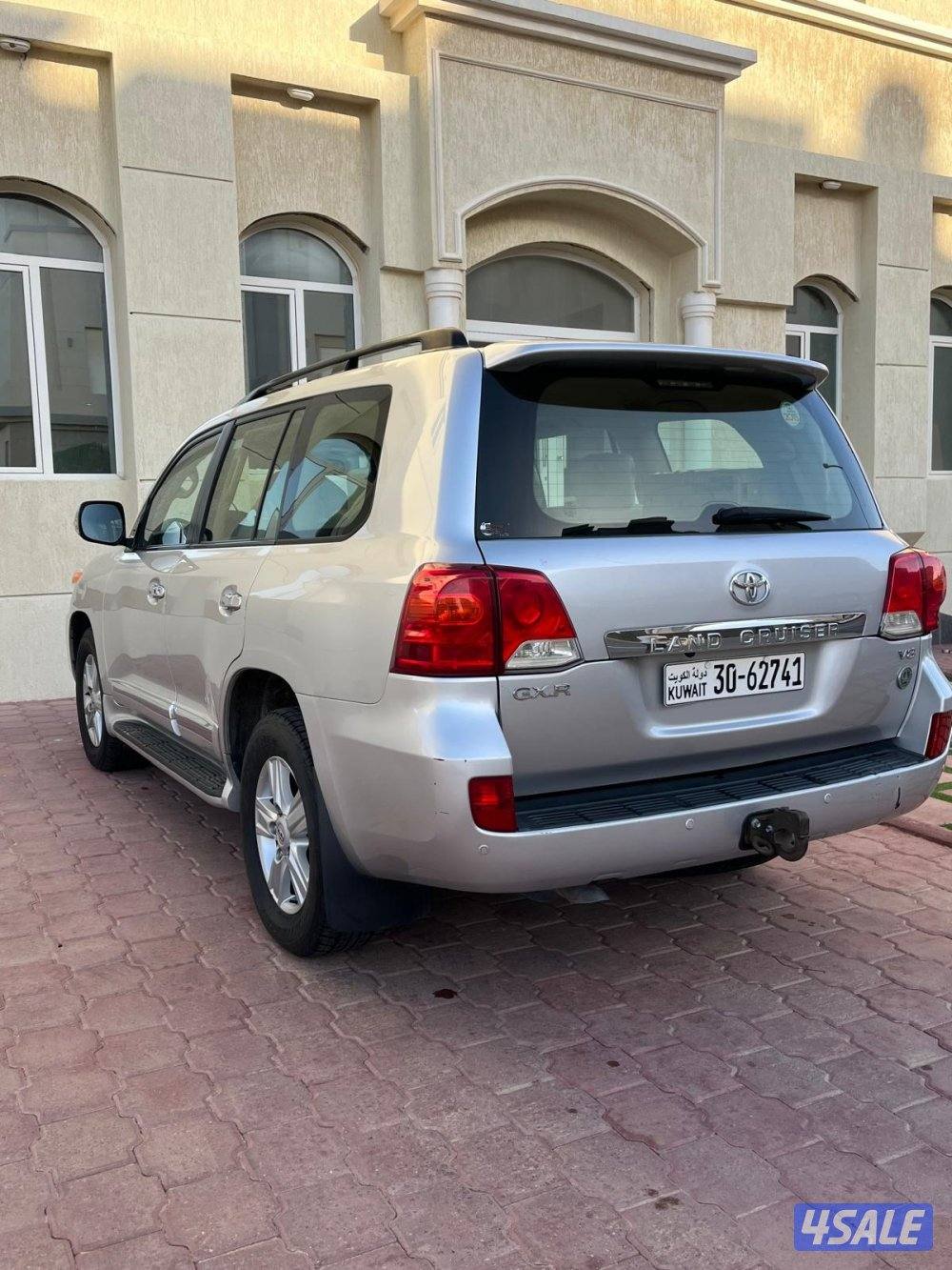للبيع تويوتا لا ند كروزر موديل 2015 شرط الفحص مالك الاول ماشي 192الف1