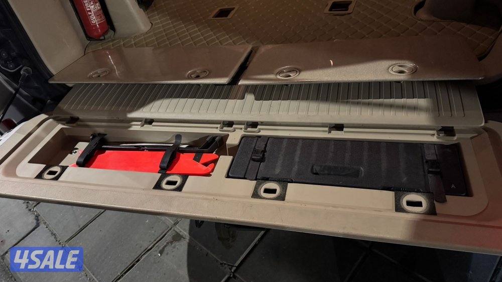 للبيع تويوتا لا ند كروزر موديل 2015 شرط الفحص مالك الاول ماشي 192الف3