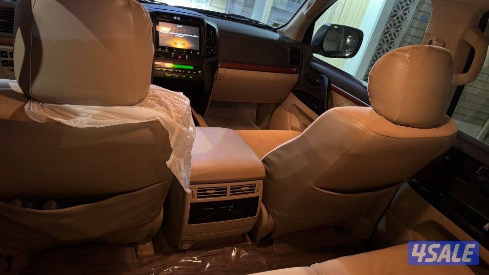 للبيع تويوتا لا ند كروزر موديل 2015 شرط الفحص مالك الاول ماشي 192الف6