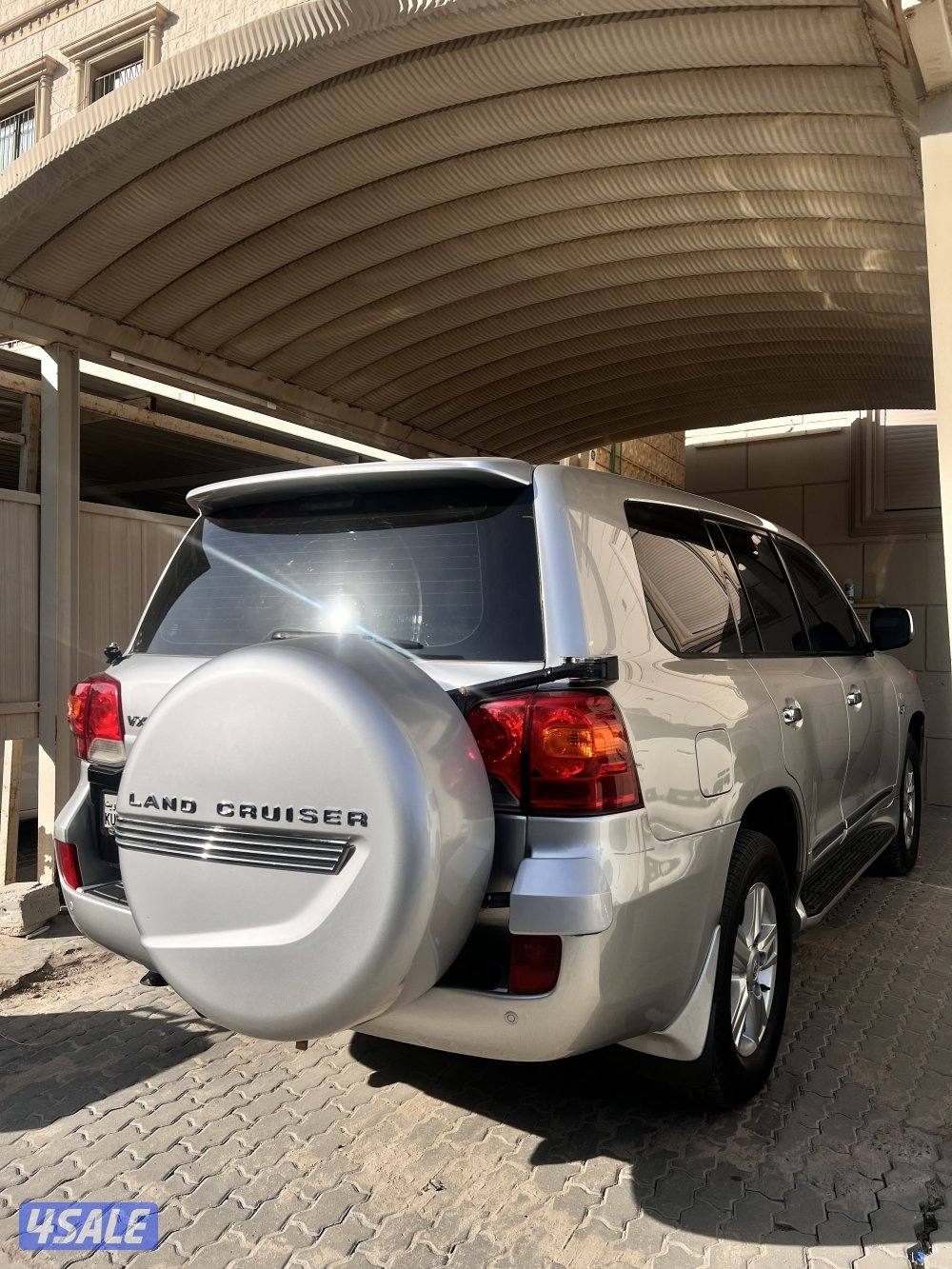 Land cruise سبير علاق4