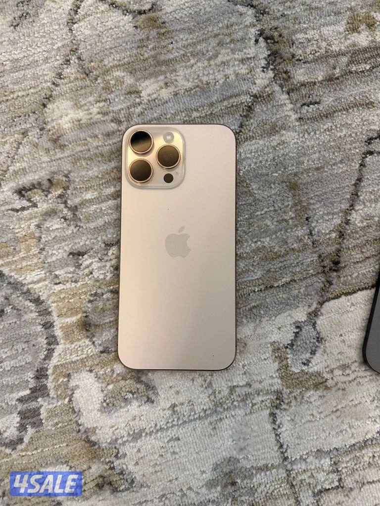 ايفون    شاريه ب 550 للبيع 380 بطاريته 95%0