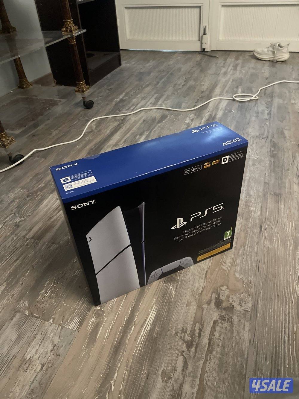 سوني فايف بقراطيسها مع يده لم يتم فكها، سليم ديجتال 825 قيقا0