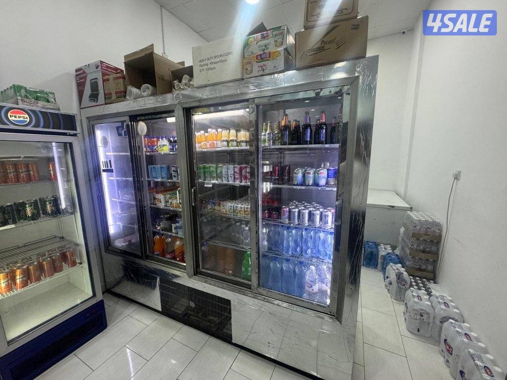 للبيع ثلاجة تصلح للبقالات والمطاعم اربع أبواب0