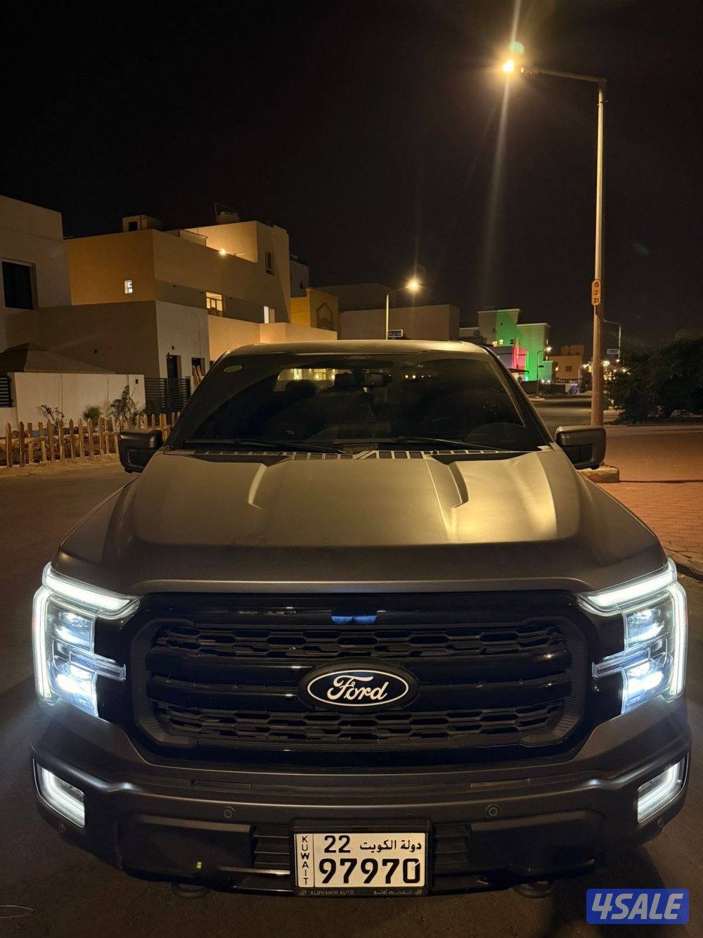 Ford F150 لاريت0