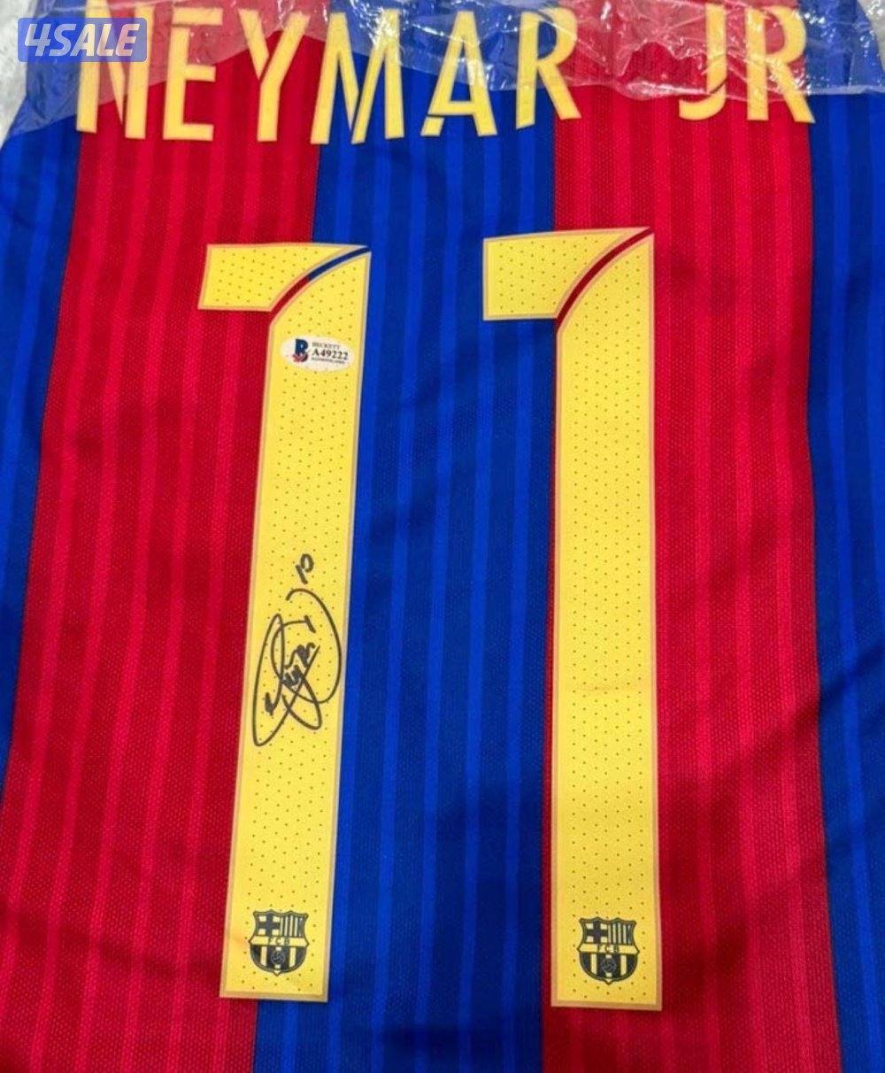 قميص موقع من الاعب نيمار1