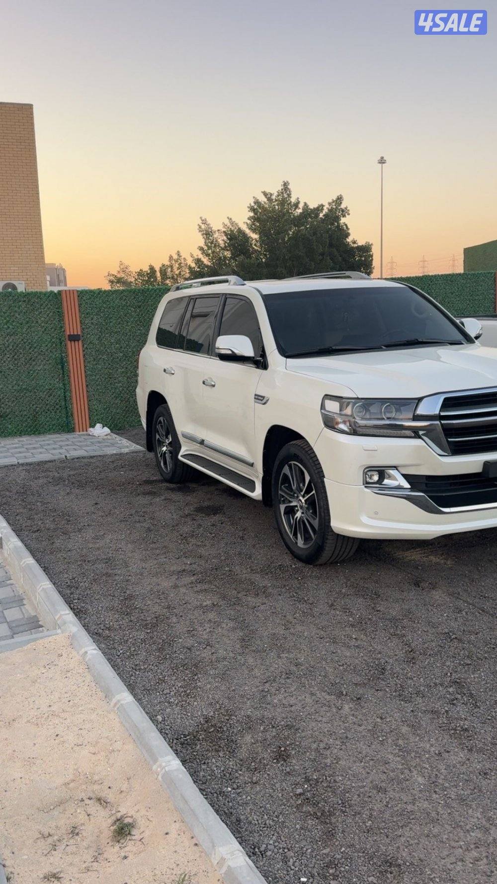 للبيع لاندكروزر قراند تورنق صبغ الوكالة0