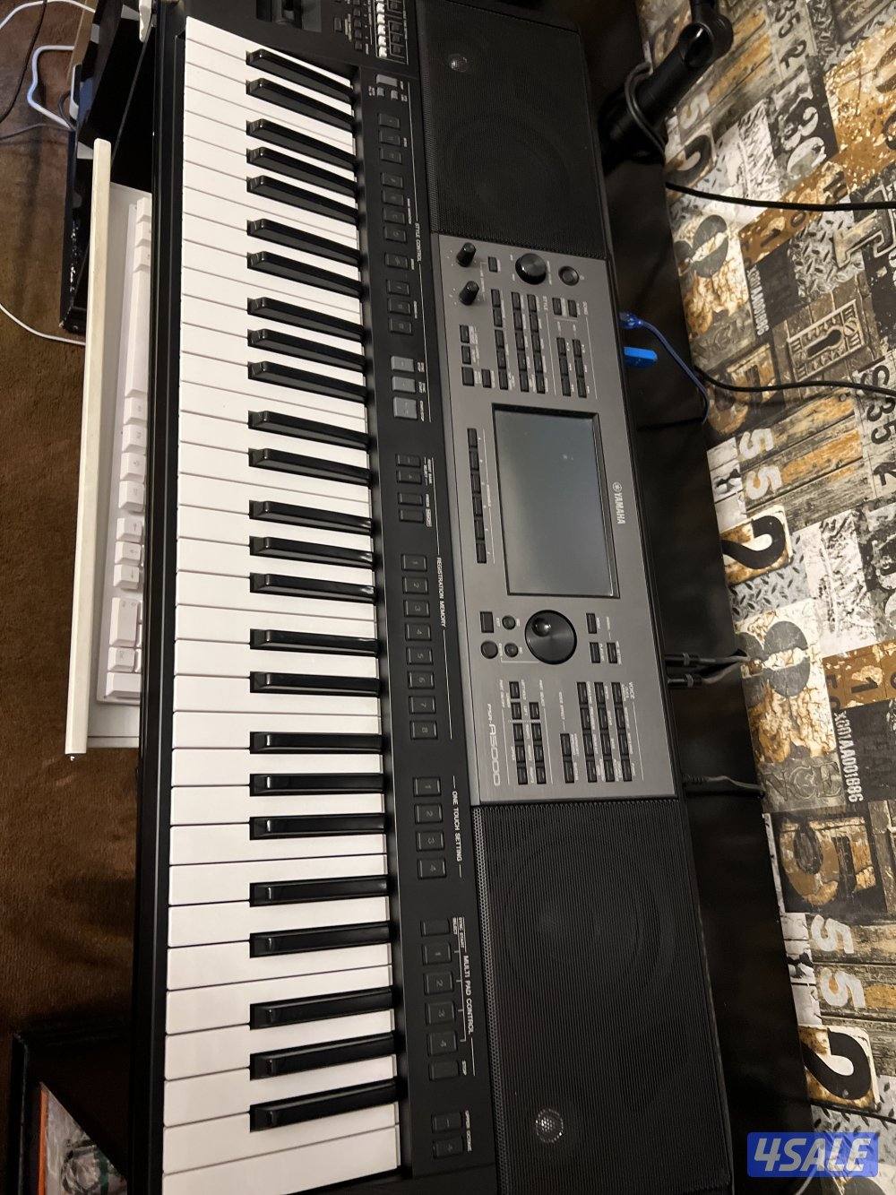 بيع استيديو كامل اورغ ياماها 5000 كفالة ٥ سنوات مع العده2