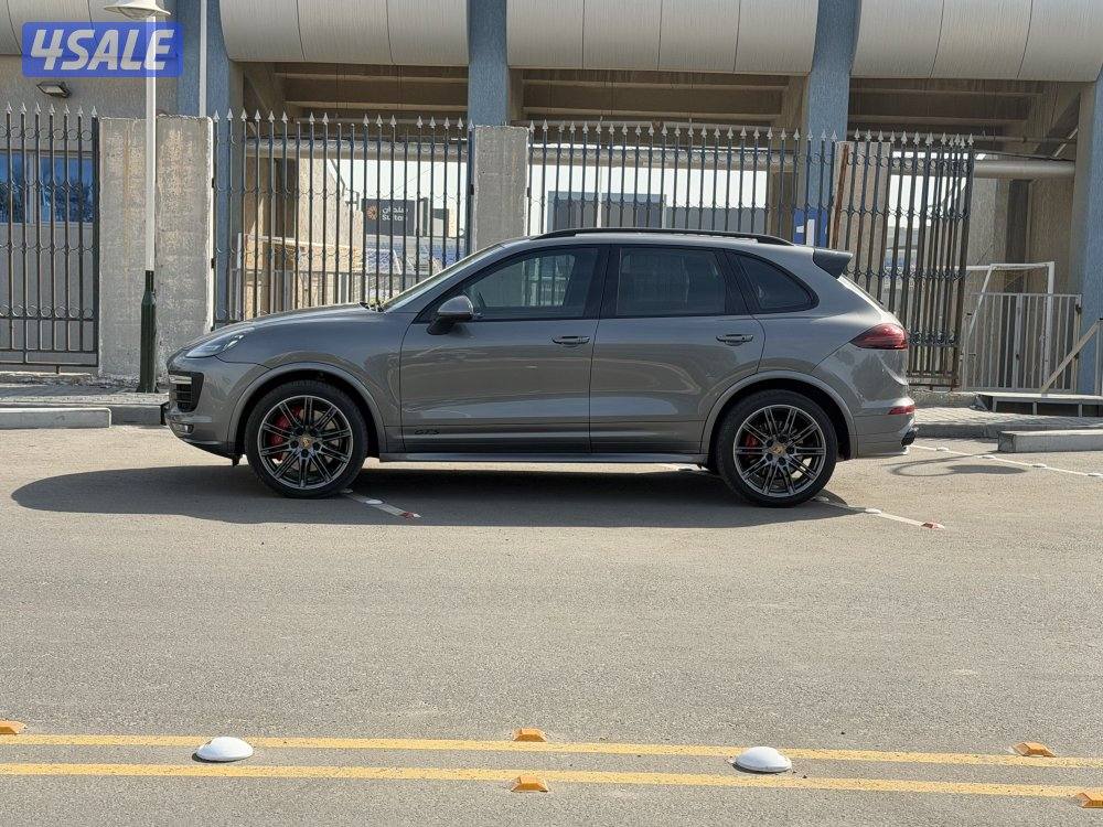 Porsche Cayenne GTS 20168