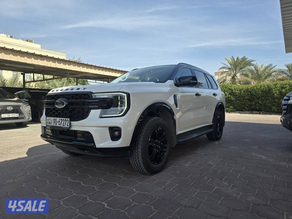 للبيع ايفرست فورد ٢٠٢٥1