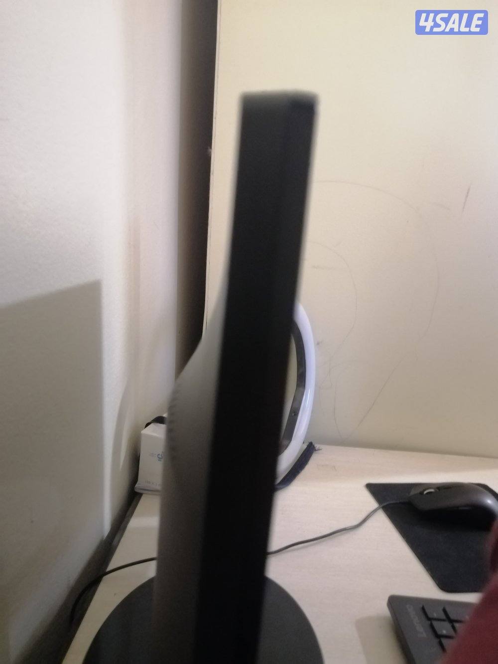 Lenovo pc with monitor, mouse and keyboard1