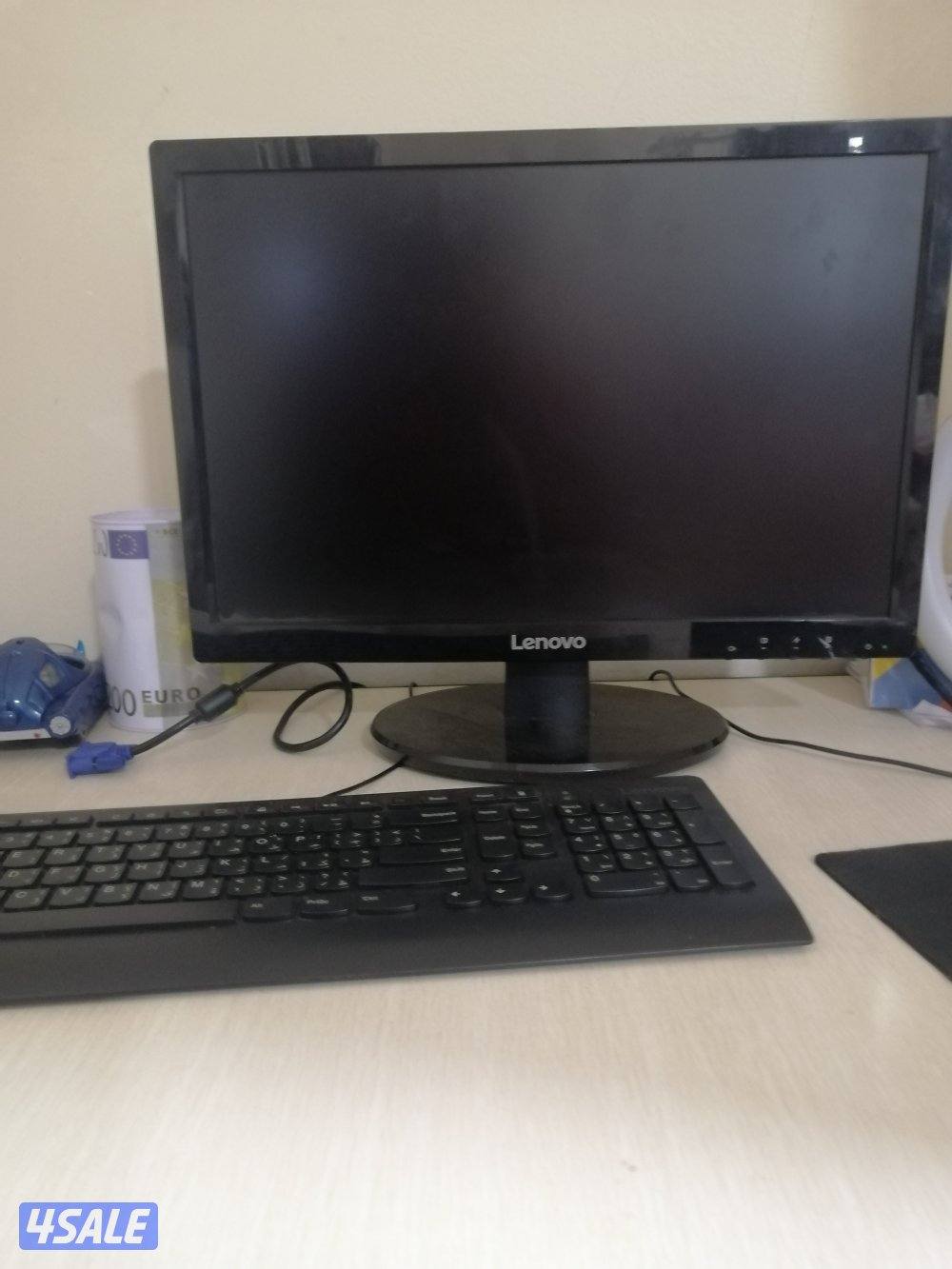 Lenovo pc with monitor, mouse and keyboard4