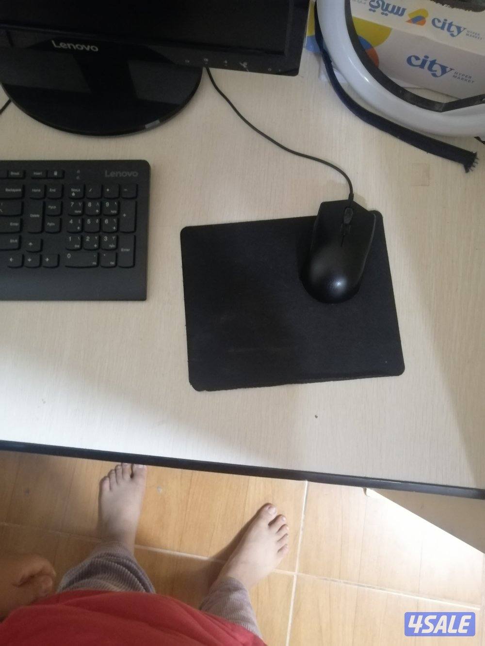 Lenovo pc with monitor, mouse and keyboard7