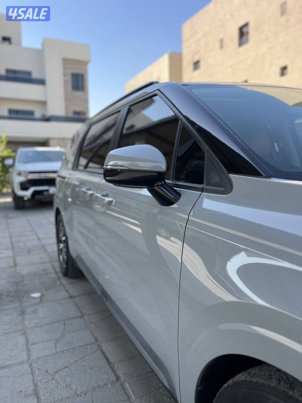 للبيع كيا كرنفال موديل 20213